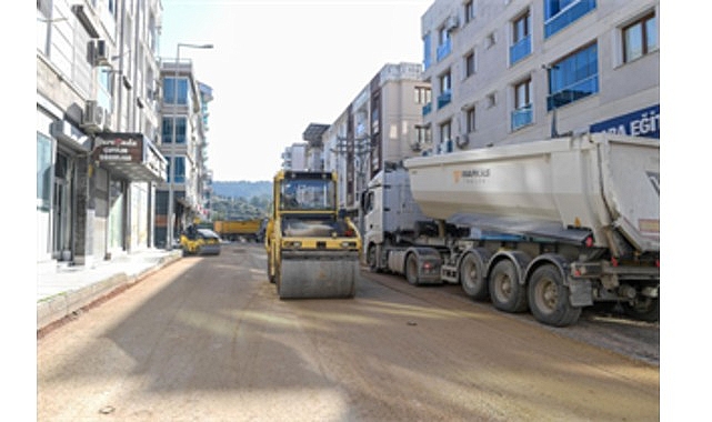 İzmir Büyükşehir Belediyesi, Buca Çamlıkule Mahallesi 220/21 Sokak’ta altyapı çalışmaları