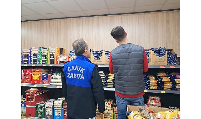 Canik Belediyesi Zabıta Müdürlüğü ekipleri, zincir marketlere yönelik denetimlerine aralıksız