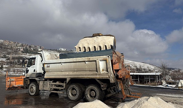 Çankaya Belediyesi, yeni yılın ilk gününde etkisini gösteren kar yağışı