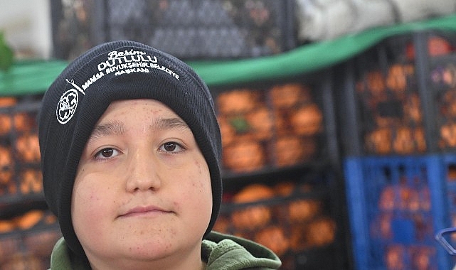 Salihli’de soğuk kış günlerinde esnafın yanında olmak amacıyla Çarşamba Pazarı’nda