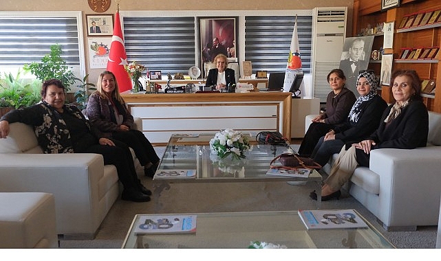 CHP Kadın Kolları Başkanı Ayşegül Çelebi ve ilçe yönetimi, Kemer