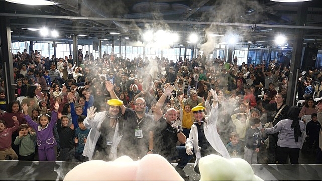 Kocaeli Büyükşehir Belediyesi tarafından Bilim Merkezi’nde düzenlenen “Okula Bi’ Mola”