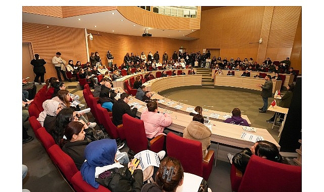 Gaziemir Belediyesi’nin, iş arayan yurttaşlarla personel ihtiyacı olan firmaları buluşturan