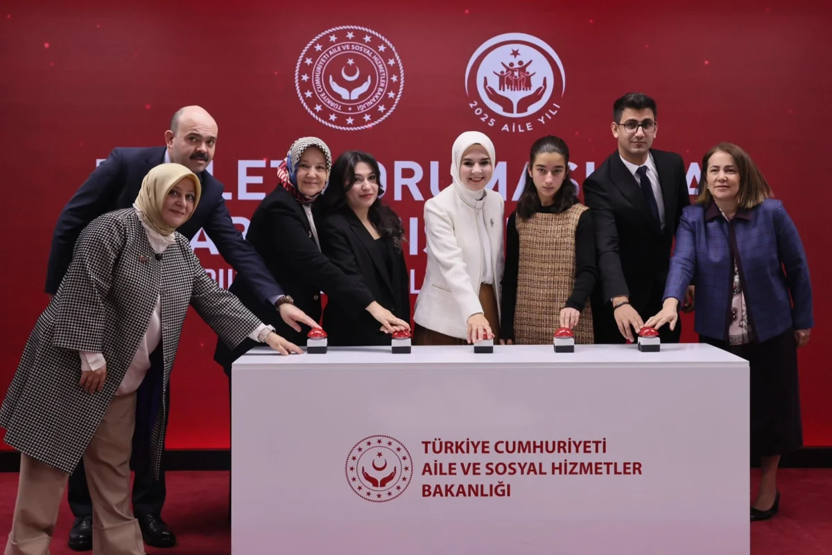 Aile ve Sosyal Hizmetler Bakanı Mahinur Özdemir Göktaş, devlet korumasından