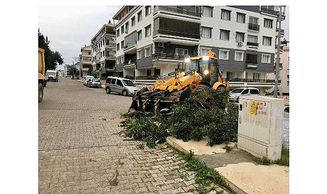 Didim’de etkisini artırarak sürdüren kuvvetli fırtına ve yağış nedeniyle, ilçede