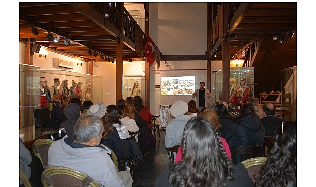 Ege Üniversitesi Etnografya Müzesi tarafından düzenlenen “Canlı Bilimi Perspektifinde Kültür,