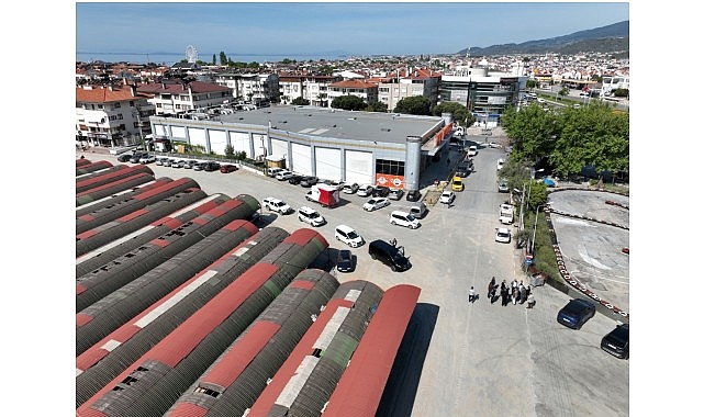 Edremit Belediye Başkanı Mehmet Ertaş, kentin çehresini değiştirecek vizyon projeler