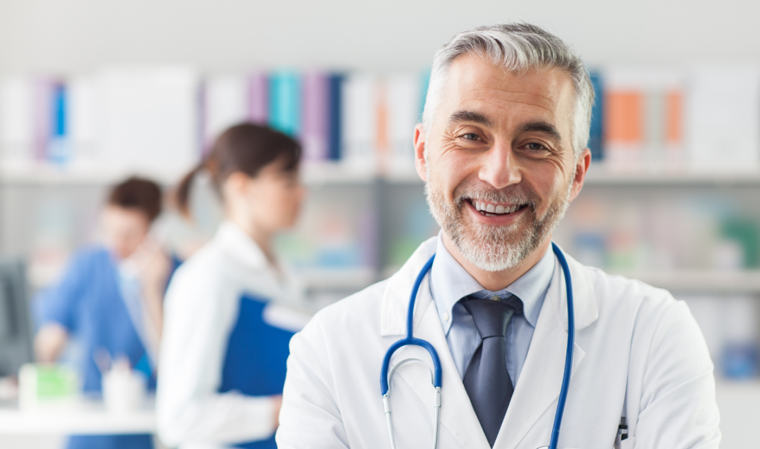 Emekli hekim maaşlarının düşüklüğünden yakınırken, bir de maaş kesintisi sorunu