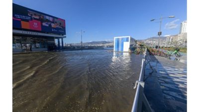 İzmir’de etkili olan yağmurun ardından öğleden sonra şiddetli fırtına ile