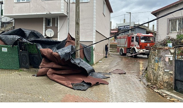 Kocaeli Büyükşehir Belediyesi, şiddetli fırtına ve sağanak yağıştan etkilenen ailelere