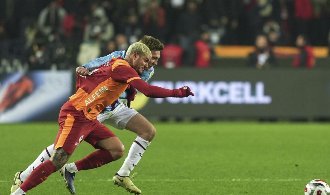Turkcell Süper Kupa yarı finalinde Trabzonspor'u 4-1 yenen Galatasaray'ın teknik