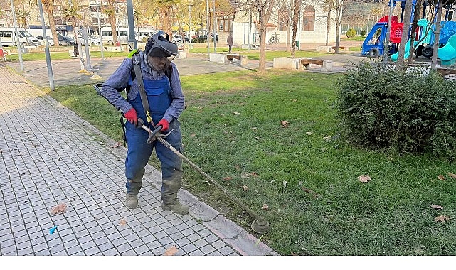 Gemlik Belediyesi, kent genelinde yaşam kalitesini artırmaya yönelik çalışmalarını aralıksız
