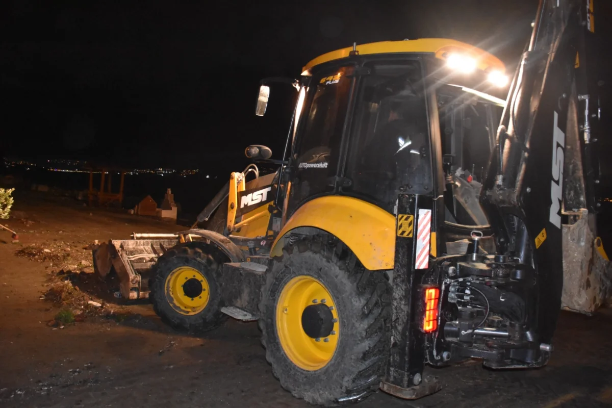 Bursa’nın Gemlik ilçesinde etkili olan kuvvetli yağış ve fırtına, Karacaali