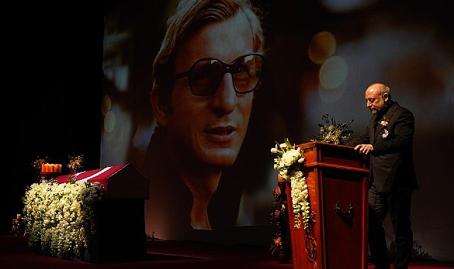 Türk tiyatrosunun duayen sanatçılarından, Devlet Sanatçısı, oyuncu, yazar, çevirmen ve