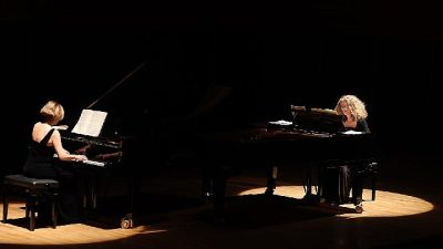 İzmir Büyükşehir Belediyesi Ahmed Adnan Saygun Sanat Merkezi’nde (AASSM) piyanistler