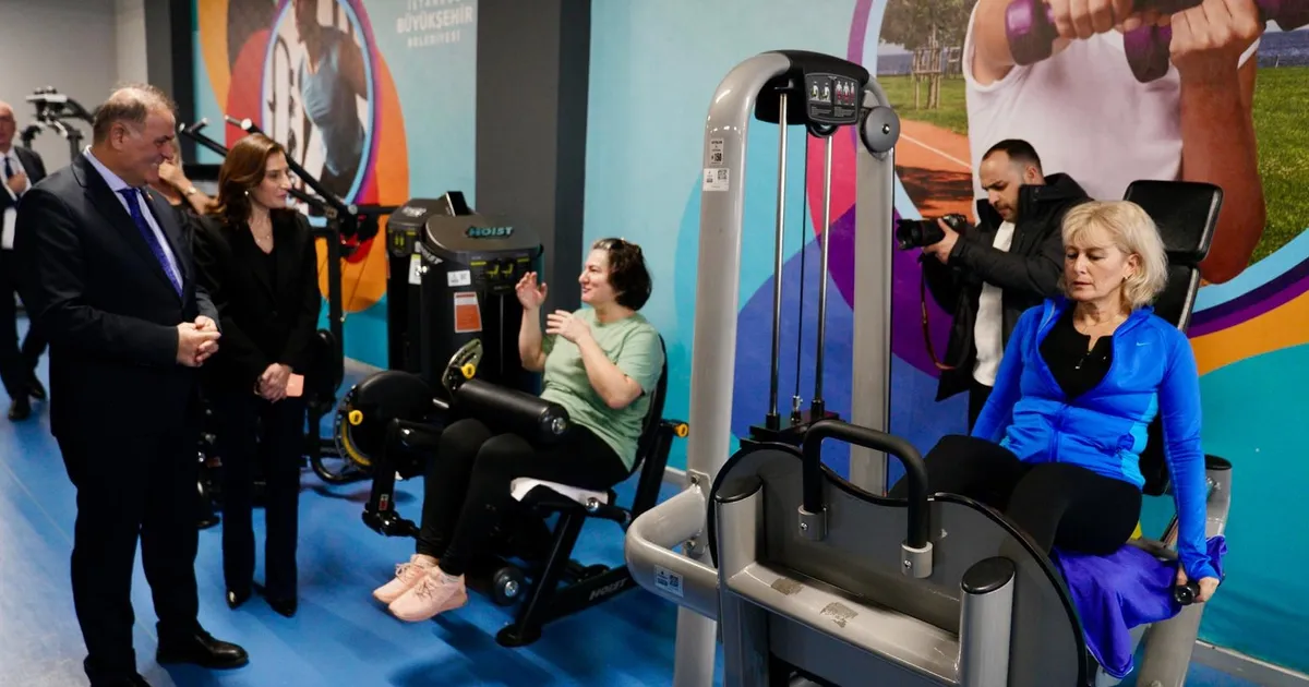 Geçtiğimiz yıl emekliler, 65 yaş ve üzeri vatandaşlara gündüz seanslarında