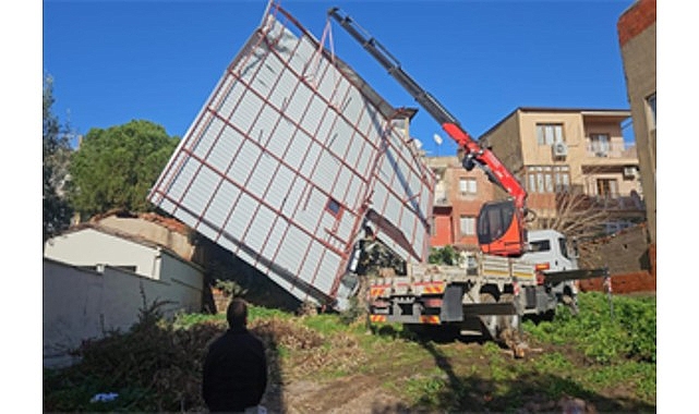 İzmir Büyükşehir Belediyesi, dün kent genelinde etkili olan kuvvetli sağanak
