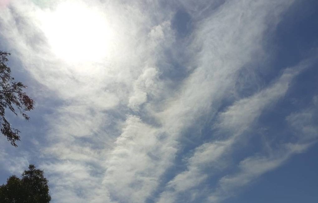 İzmir'de Gökyüzünde Kimyasal İzler (Chemtrails)  4 Eylül 2025 günü sabahı