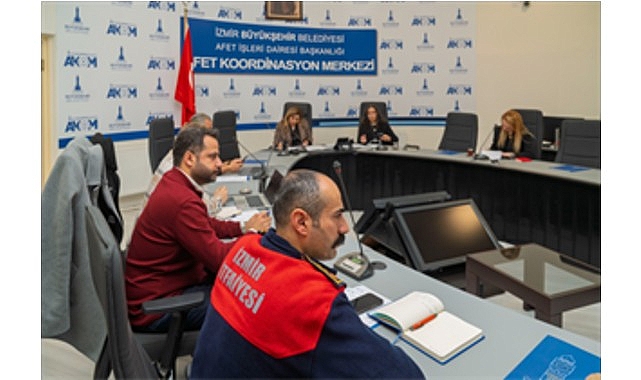 İzmir Büyükşehir Belediyesi, dün gece etkili olan sağanak yağışın ardından