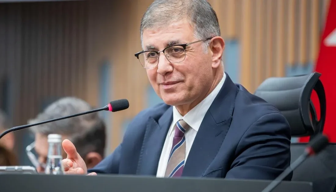İzmir Büyükşehir Belediye Başkanı Dr. Cemil Tugay, meclis toplantısında Çankaya