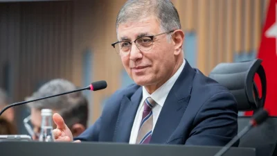 İzmir Büyükşehir Belediye Başkanı Dr. Cemil Tugay, meclis toplantısında Çankaya