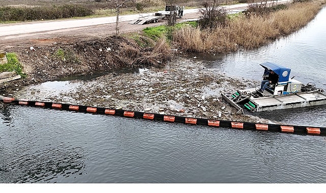 Kocaeli Büyükşehir Belediyesi, derelerden denize ulaşan atıkları kaynağında önleyen bariyer