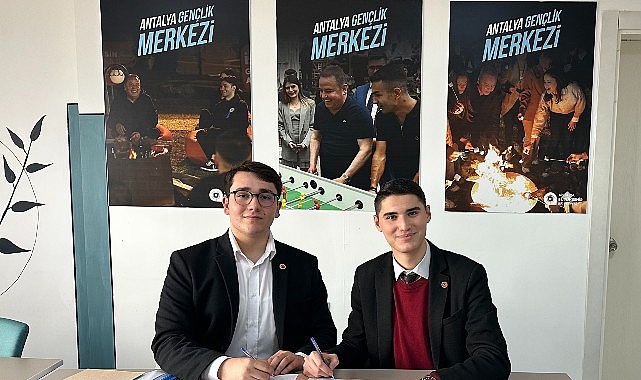 Kemer Belediye Gençlik Meclisi Başkanı Mehmet Yalın Erdal ile Akseki