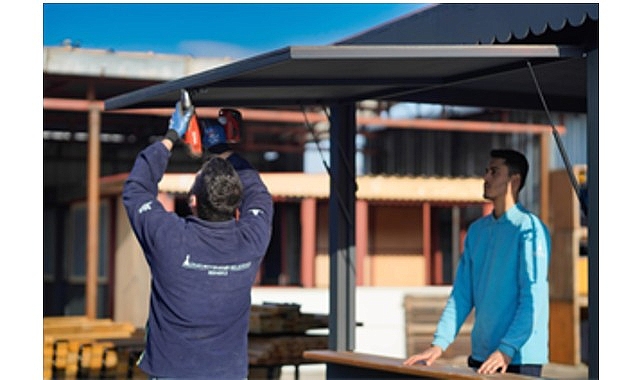 Karşıyakalıların sosyalleşme alanlarının başında gelen sahil bandındaki mısır ve kestane