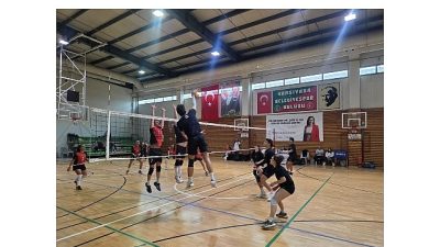 Karşıyaka Belediyesi tarafından düzenlenen voleybol turnuvası, 16 yaş ve üzeri
