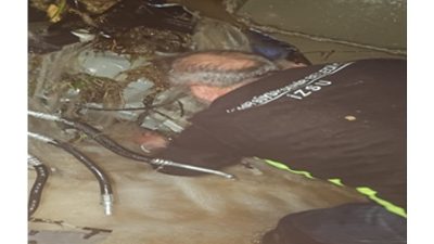 İzmir’de etkili olan sağanak yağışın ardından Kemalpaşa Ulucak’ta dört araç