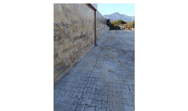 Kemer Belediyesi Fen İşleri Müdürlüğü ekipleri, Kemer genelinde altyapı çalışmalarını