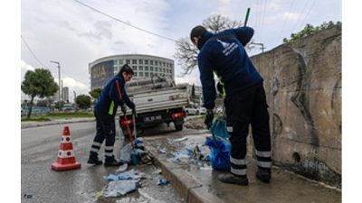 İzmir Büyükşehir Belediyesi, çevre ve görüntü kirliliğine neden olan izinsiz