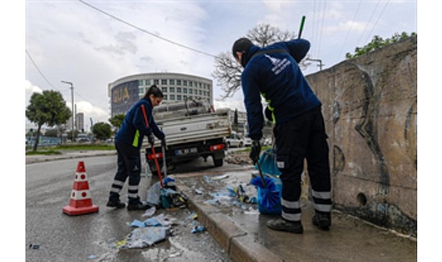 İzmir Büyükşehir Belediyesi, çevre ve görüntü kirliliğine neden olan izinsiz