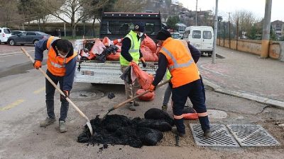 Kocaeli Büyükşehir Belediyesi, yolları daha güvenli ve konforlu hale getirmek