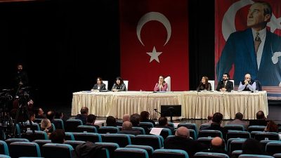 Konak Belediyesi Meclis Toplantısı’na kentsel dönüşüm çalışmaları damgasını vurdu. Belediyenin