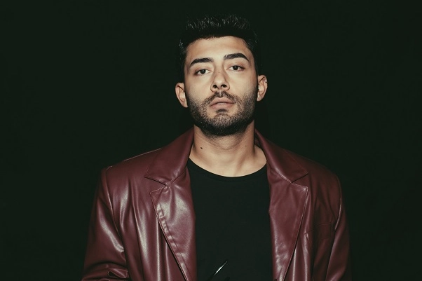 Kurtuluş Kuş’un “Mest of ArabesQ” albümünün ilk çıkış şarkısı “Adını