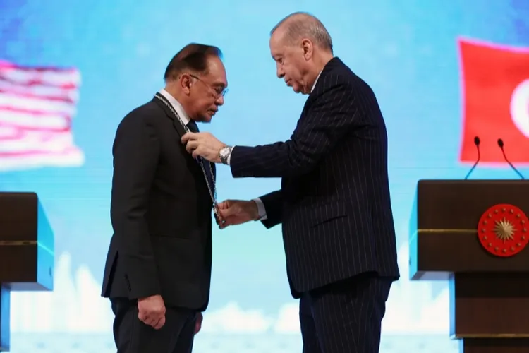 Cumhurbaşkanlığı Külliyesi Beştepe Millet Sergi Salonu’nda düzenlenen törende, Malezya Başbakanı