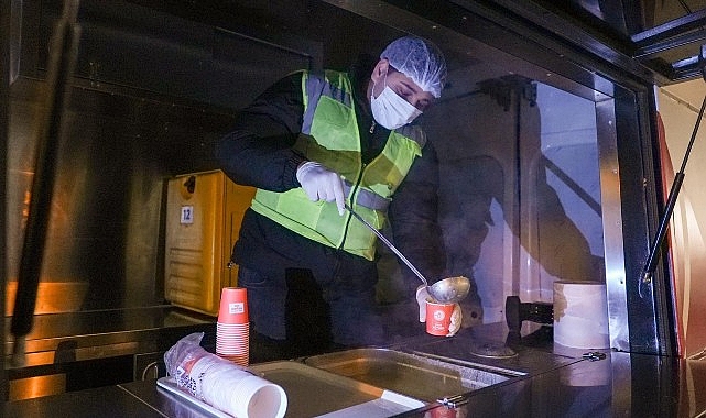 Maltepe Belediyesi, soğuk havanın etkili olduğu bu günlerde sabah erken