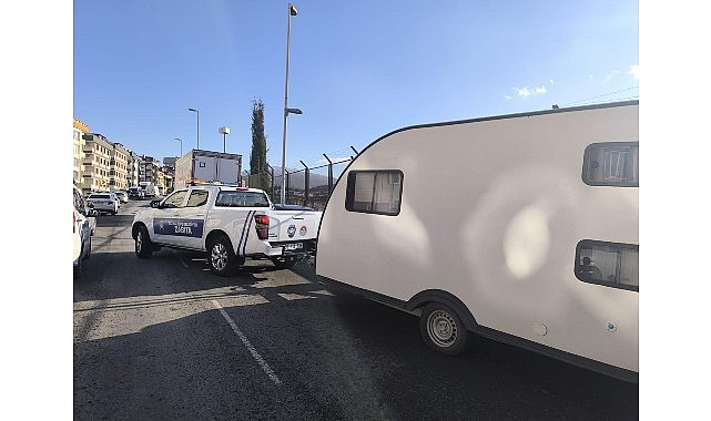 Birbiri ardında yaptığı denetimlerle ilçedeki işgalleri önlemeye devam eden Maltepe