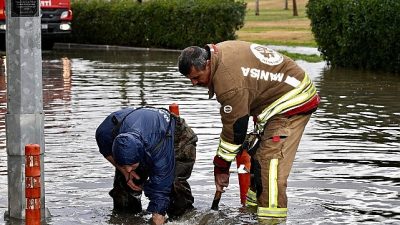 Manisa Büyükşehir Belediyesi ve MASKİ Genel Müdürlüğü, gece saatlerinde başlayan