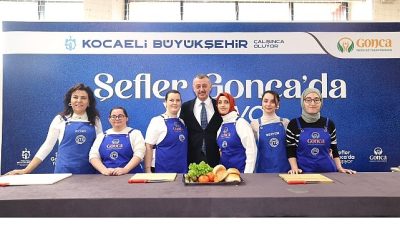 Kocaeli Büyükşehir Belediyesi'nin örnek projesi Gonca Engelsiz Yaşam Merkezi’nde yemek