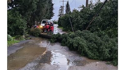 Menderes Belediyesi, son dönemde meydana gelen yoğun yağışlarda oluşan olumsuzluklara