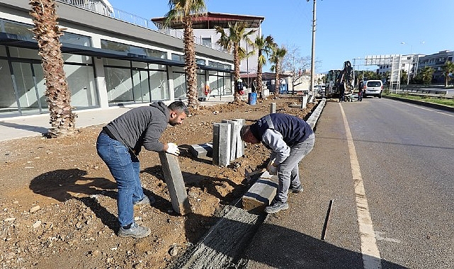Menderes Belediyesi, Kasımpaşa Mahallesi’nde kaldırım çalışması gerçekleştiriyor.