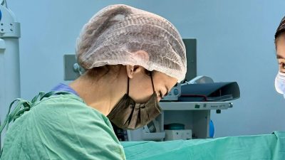 Mesai dışı ameliyat hem hastayı hem doktoru riske atabilir. Sağlık