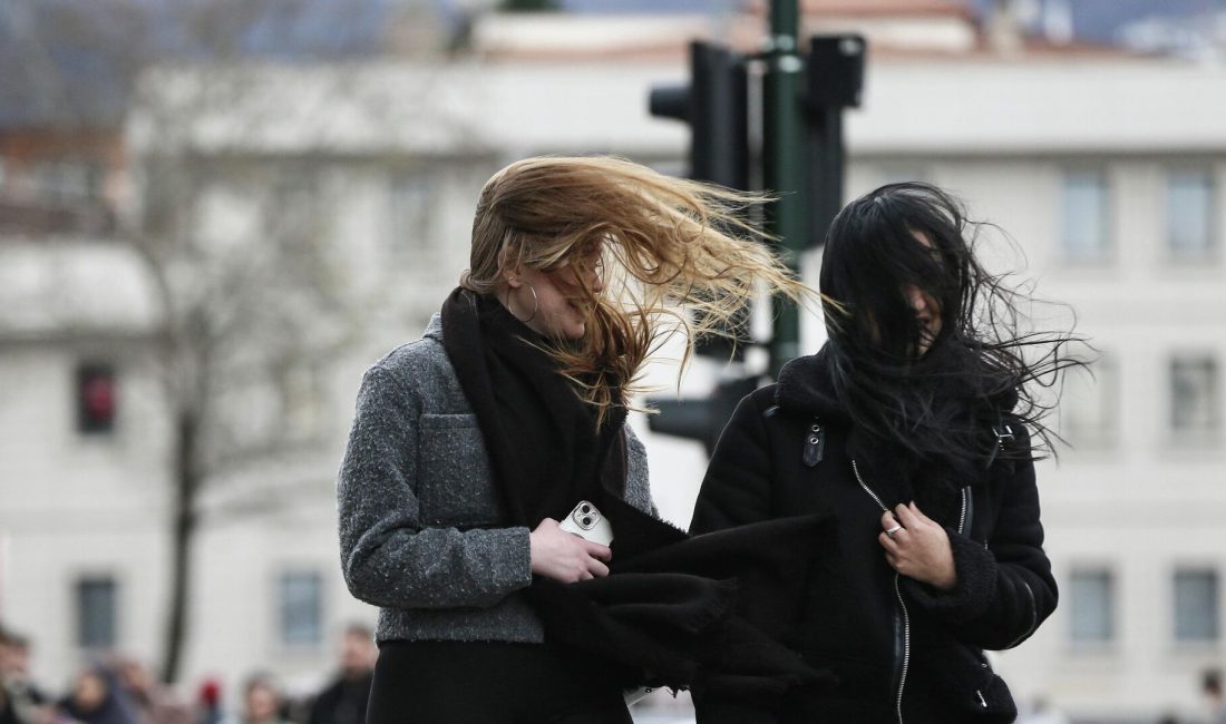 Meteoroloji'nin bugünkü hava durumu tahminlerine göre Marmara ve Ege kıyılarında