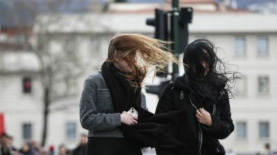 Meteoroloji'nin bugünkü hava durumu tahminlerine göre Marmara ve Ege kıyılarında