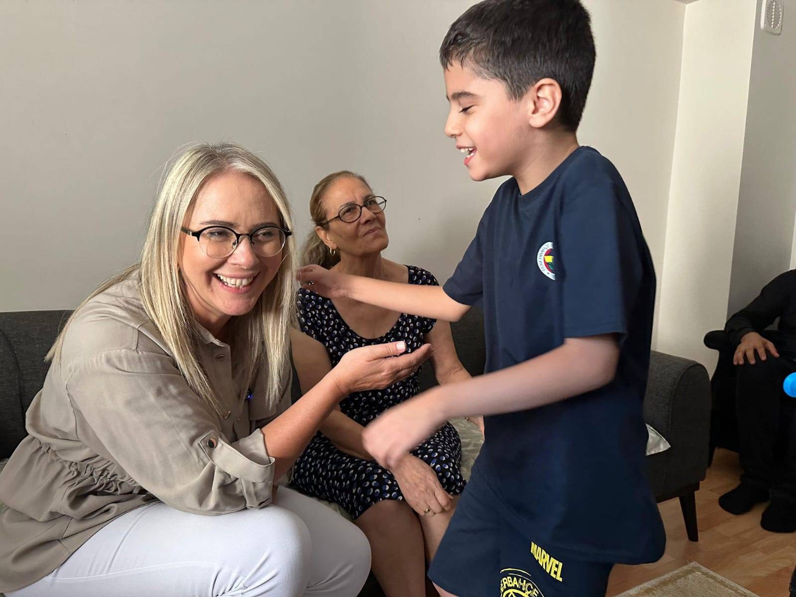 Rüzgar'ın hayalleri gerçek oldu..AK Parti İzmir Milletvekili ve Yerel Yönetimler