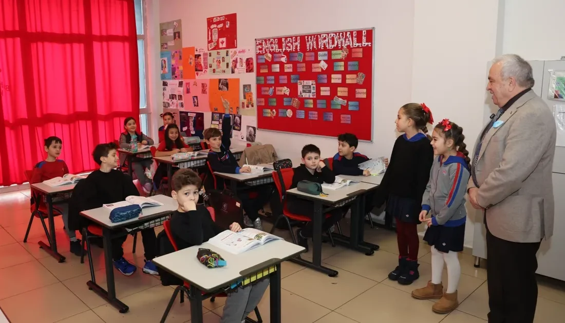 Nilüfer Belediye Başkanı Şadi Özdemir, ilkokul öğrencisi İpek Altınel’in daveti