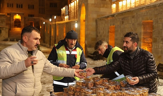 Nevşehir Belediyesi Miraç Kandili münasebetiyle camilerde vatandaşlara kandil simidi ve