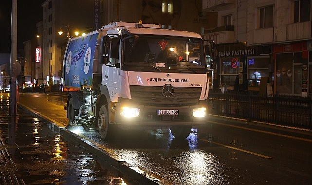 Nevşehir Belediyesi ekipleri birkaç haftadır etkili olan kar yağışının ardından